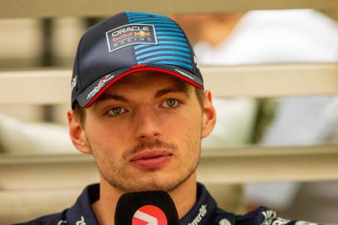 Max Verstappen (NED) Oracle Red Bull Racing - Red Bull RB20 - Honda RBP