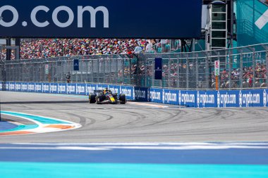 Max Verstappen (NED) Oracle Red Bull Racing - Red Bull RB20 - Honda RBP