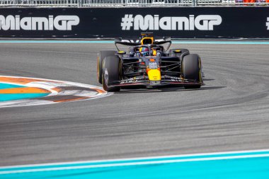 Max Verstappen (NED) Oracle Red Bull Racing - Red Bull RB20 - Honda RBP