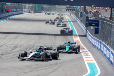 George Russell (GBR) Mercedes W15 - Mercedes E Performansı