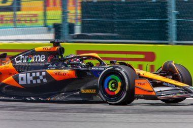 Oscar Piastri (AUS) McLaren MCL38 - Mercev