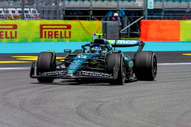 Fernando Alonso (SPA) Aston Martin AMR24 - Mercez