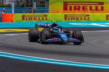 Pierre Gasly (FRA) Alp A524 - Renaul