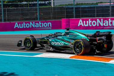 Lance Stroll (CAN) Aston Martin AMR24 - Mercez