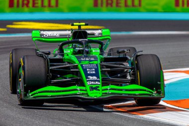 Guanyu Zhou Sauber C44 - Ferrar