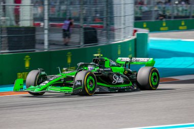 Guanyu Zhou Sauber C44 - Ferrar