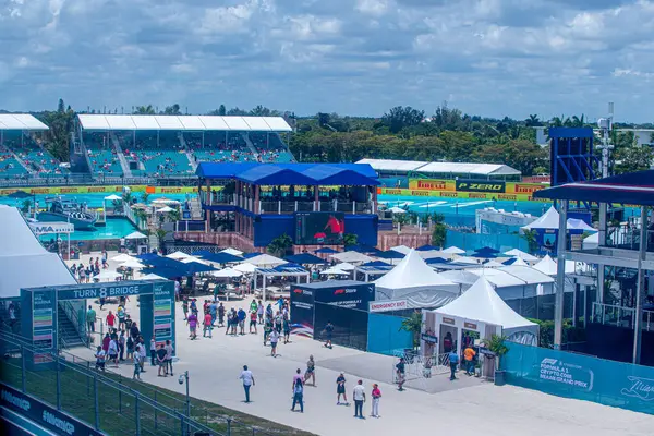 F1 Miami GP 2024 sırasında atmosferi izle