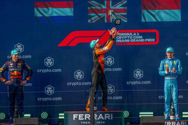 Yarışın kürsüsü