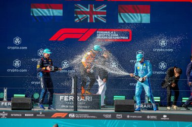 Yarışın kürsüsü