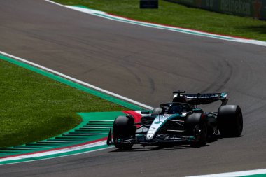  George Russell (GBR) - Mercedes-AMG PETRONAS F1 Ekibi - Mercedes W15 - Mercedes E Performansı