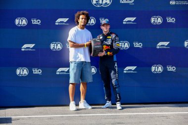 Joshua Zirkzee (NED) FC Bologna futbolcusu - İtalyan Serie A, Max Verstappen (NED) - Oracle Red Bull Racing - Red Bull RB20 - Honda RBPT - Pole Sitte