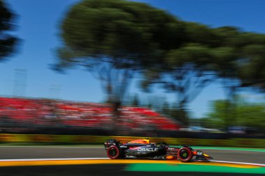  Sergio Perez (MEX) - Oracle Red Bull Racing - Red Bull RB20 - Honda RBPT