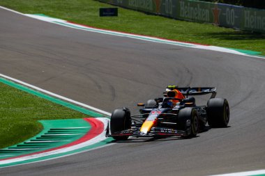  Sergio Perez (MEX) - Oracle Red Bull Racing - Red Bull RB20 - Honda RBPT