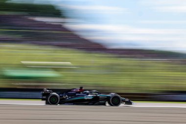  George Russell (GBR) - Mercedes-AMG PETRONAS F1 Ekibi - Mercedes W15 - Mercedes E Performans