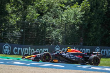  Sergio Perez (MEX) - Oracle Red Bull Racing - Red Bull RB20 - Honda RBPT