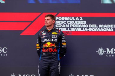 Podyum kutlamaları Max Verstappen (NED) - Oracle Red Bull Racing - Red Bull RB20 - Honda RBP