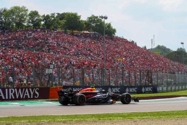  Sergio Perez (MEX) - Oracle Red Bull Racing - Red Bull RB20 - Honda RBPT