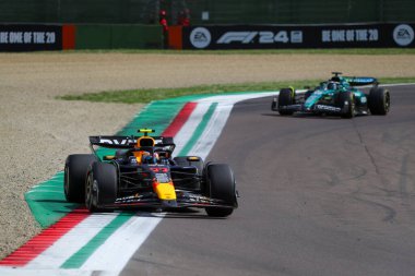  Sergio Perez (MEX) - Oracle Red Bull Racing - Red Bull RB20 - Honda RBPT