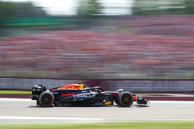  Sergio Perez (MEX) - Oracle Red Bull Racing - Red Bull RB20 - Honda RBPT