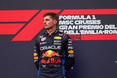Podyum kutlamaları Max Verstappen (NED) - Oracle Red Bull Racing - Red Bull RB20 - Honda RBP