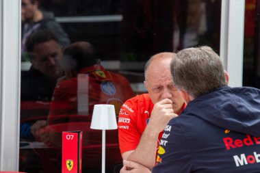  Frederic Vasseur (FRA) - Scuderia Ferrari F1 Takım Müdürü Christian Horner (GBR) - Formula 1 Aws Grand Prix du Canada 2024, Montreal, Quebec, Kanada, 6-9 Haziran 2024 Dünya Champi
