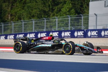  Lewis Hamilton (GBR) - Mercedes-AMG PETRONAS F1 Takımı - Mercedes W15 - Mercedes E Gösteri Formula 1 Katar Havayolları Avusturya Grand Prix 2024, RedBull Ring, Spielberg, Avusturya 28 Haziran 2024