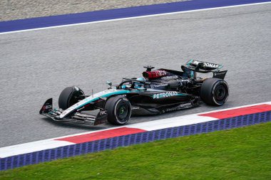  George Russell (GBR) - Mercedes-AMG PETRONAS F1 Ekibi - Mercedes W15 - Mercedes E Performansı Formula 1 Katar Havayolları Avusturya Grand Prix 2024, RedBull Ring, Spielberg, Avusturya 28 Haziran 2024
