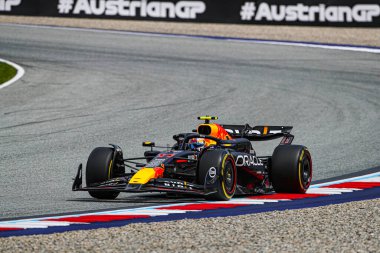  Sergio Perez (MEX) - Oracle Red Bull Racing - Red Bull RB20 - Formula 1 Katar Havayolları Avusturya Grand Prix 2024, RedBull Ring, Spielberg, Avusturya 27-30 Haziran 2024