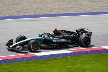  Lewis Hamilton (GBR) - Mercedes-AMG PETRONAS F1 Takımı - Mercedes W15 - Mercedes E Formula 1 Katar Havayolları Avusturya Grand Prix 2024, RedBull Ring, Spielberg, Avusturya 27-30 Haziran 2024