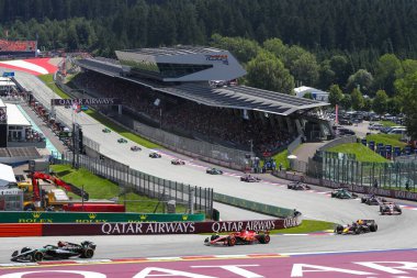  Lewis Hamilton (GBR) - Mercedes-AMG PETRONAS F1 Takımı - Mercedes W15 - Mercedes E Formula 1 Katar Havayolları Avusturya Grand Prix 2024, RedBull Ring, Spielberg, Avusturya 29 Haziran 2024