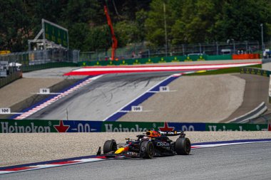  Max Verstappen (NED) - Oracle Red Bull Racing - Red Bull RB20 - Formula 1 Katar Havayolları Avusturya Grand Prix 2024, RedBull Ring, Spielberg, Avusturya 27-30 Haziran 2024
