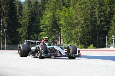  Lewis Hamilton (GBR) - Mercedes-AMG PETRONAS F1 Takımı - Mercedes W15 - Mercedes E Gösteri Formula 1 Katar Havayolları Avusturya Grand Prix 2024, RedBull Ring, Spielberg, Avusturya 28 Haziran 2024