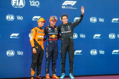 Lando Norris (GBR) - McLaren Formula 1 Takımı - McLaren MCL38 - Mercedes, Max Verstappen (NED) - Oracle Red Bull Racing - Red Bull RB20 - Honda RBPT George Russell (GBR) - Mercedes-AMG PETRONAS F1 Ekibi - Mercedes W15