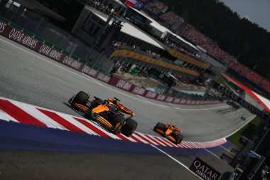  Oscar Piastri (AUS) - McLaren Formula 1 Takımı - McLaren MCL38