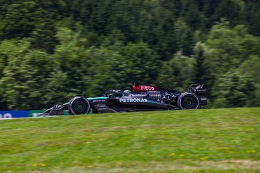  George Russell (GBR) - Mercedes-AMG PETRONAS F1 Ekibi - Mercedes W15 - Mercedes E Performansı Formula 1 Katar Havayolları Avusturya Grand Prix 2024, RedBull Ring, Spielberg, Avusturya 28 Haziran 2024