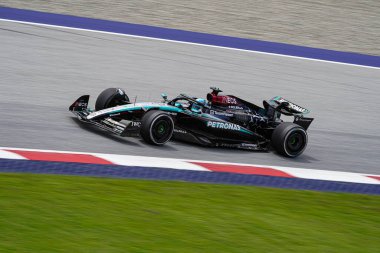  George Russell (GBR) - Mercedes-AMG PETRONAS F1 Ekibi - Mercedes W15 - Mercedes E Performansı Formula 1 Katar Havayolları Avusturya Grand Prix 2024, RedBull Ring, Spielberg, Avusturya 28 Haziran 2024