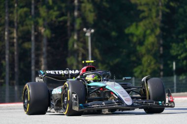  Lewis Hamilton (GBR) - Mercedes-AMG PETRONAS F1 Takımı - Mercedes W15 - Mercedes E Gösteri Formula 1 Katar Havayolları Avusturya Grand Prix 2024, RedBull Ring, Spielberg, Avusturya 28 Haziran 2024