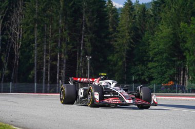  Nico Hulkenberg (GER) - MoneyGram Haas F1 Team - Haas VF-24 - Ferrari Formula 1 Katar Havayolları Avusturya Grand Prix 2024, RedBull Ring, Spielberg, Avusturya 28 Haziran 2024