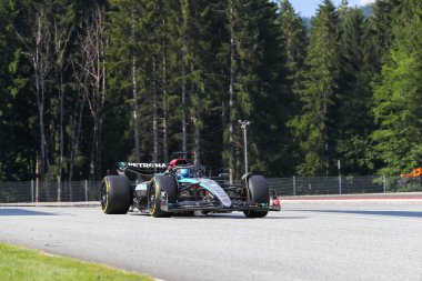  George Russell (GBR) - Mercedes-AMG PETRONAS F1 Takımı - Mercedes W15 - Mercedes E Gösteri Formula 1 Katar Havayolları Avusturya Grand Prix 2024, RedBull Ring, Spielberg, Avusturya 28 Haziran 2024