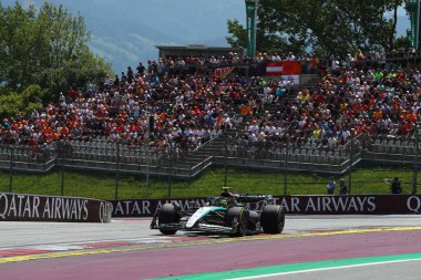  Lewis Hamilton (GBR) - Mercedes-AMG PETRONAS F1 Takımı - Mercedes W15 - Mercedes E Formula 1 Katar Havayolları Avusturya Grand Prix 2024, RedBull Ring, Spielberg, Avusturya 29 Haziran 2024