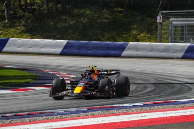  Sergio Perez (MEX) - Oracle Red Bull Racing - Red Bull RB20 - Honda RBPT Formula 1 Katar Havayolları Avusturya Grand Prix 2024, RedBull Ring, Spielberg, Avusturya 29 Haziran 2024