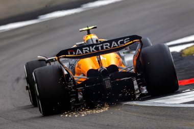 Lando Norris (GBR) - McLaren Formula 1 Takımı - McLaren MCL38 - Mercedes Free Practice sırasında 2 gün, Cuma günü, 5 Temmuz 2024 formülü 1 qatar hava yolu İngiliz Grand Prix 2024, 5 Temmuz 'dan 5 Temmuz' a kadar Silverstone pistinde gerçekleşmesi planlanıyor. 