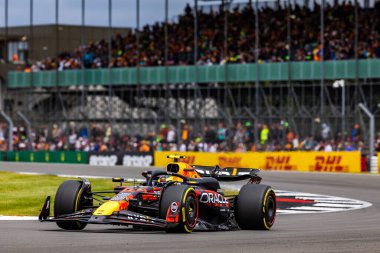 HADJAR Yedek Sürücüsü - Oracle Red Bull Racing - Red Bull RB20 - Honda RBPT Free Practice 'in 2. günü, 5 Temmuz 2024 Formula 1 Qatar Hava Yolları İngiliz Grand Prix 2024, 5 Temmuz' dan 5 Temmuz 'a kadar Silverstone pistinde gerçekleşmesi planlanıyor. 