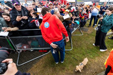  Charles Leclerc (MON) - Scuderia Ferrari - Ferrari SF-24 - Ferrari Free Practice sırasında 5 Temmuz, 2024 formülü 1 qatar hava yolu İngiliz Grand Prix 2024, 5 Temmuz - 7 Temmuz tarihleri arasında Silver Stone pistinde gerçekleşmesi planlanıyor., 