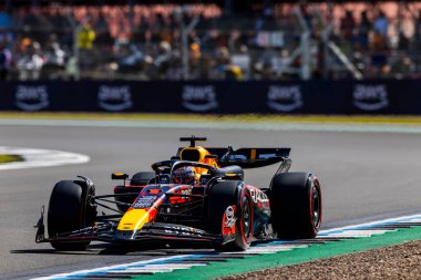  Max Verstappen (NED) - Oracle Red Bull Racing - Red Bull RB20 - Honda RBPT 2. Gün, Cuma günü, 6 Temmuz 2024 Formula 1 Qatar Hava Yolları İngiliz Grand Prix 2024 'te 5 Temmuz' dan itibaren Silverstone pistinde gerçekleşmesi planlanıyor.