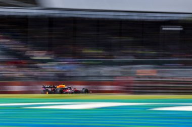  Max Verstappen (NED) - Oracle Red Bull Racing - Red Bull RB20 - Honda RBPT 2. Gün, Cuma günü, 6 Temmuz 2024 Formula 1 Qatar Hava Yolları İngiliz Grand Prix 2024 'te 5 Temmuz' dan itibaren Silverstone pistinde gerçekleşmesi planlanıyor.