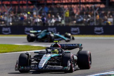  Lewis Hamilton (GBR) - Mercedes-AMG PETRONAS F1 Ekibi - Mercedes W15 - Mercedes E Performansı 2. Gün, Cuma günü, 5 Temmuz 2024 formülü 1 qatar hava yolları İngiliz Grand Prix 2024, gümüş taşlı Circu