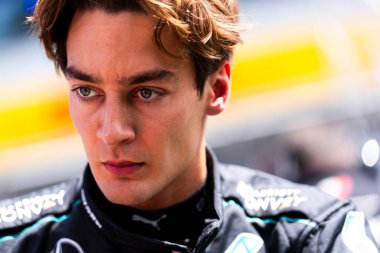  George Russell (GBR) - Mercedes-AMG PETRONAS F1 Ekibi - Mercedes W15 - Mercedes E Performansı 4 Temmuz Pazar günü, 7 Temmuz 2024 formülü 1 qatar hava yolu İngiliz Grand Prix 2024, gümüş taş pistinde gerçekleşmesi planlanan