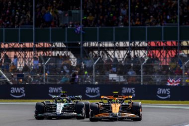Lando Norris (GBR) - McLaren Formula 1 Ekibi - McLaren MCL38 - Mercedes Eleme oturumu sırasında 2 gün, Cuma günü, 6 Temmuz 2024 formülü 1 qatar hava yolları İngiliz Grand Prix 2024, 5 Temmuz 'dan 5 Temmuz' a kadar Silverstone pistinde gerçekleşmesi planlanıyor.