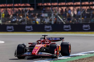  Charles Leclerc (MON) - Scuderia Ferrari - Ferrari SF-24 - Ferrari 2. Gün, Cuma, 6 Temmuz, 2024 formülü 1 qatar hava yolları İngiliz Grand Prix 2024, 5 Temmuz - 7 Temmuz tarihleri arasında gümüş taşlı pistte gerçekleşmesi planlanıyor.
